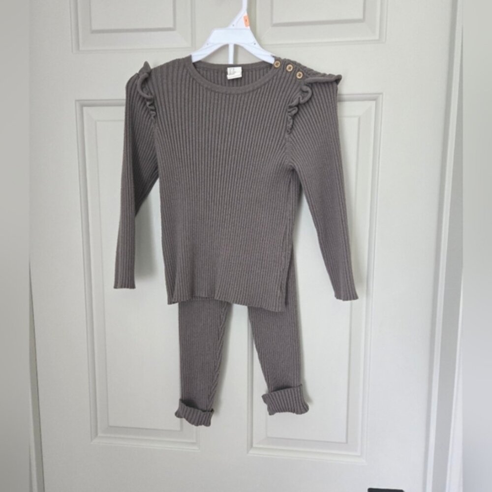 New H & M  2 piece ribbed set 3 years